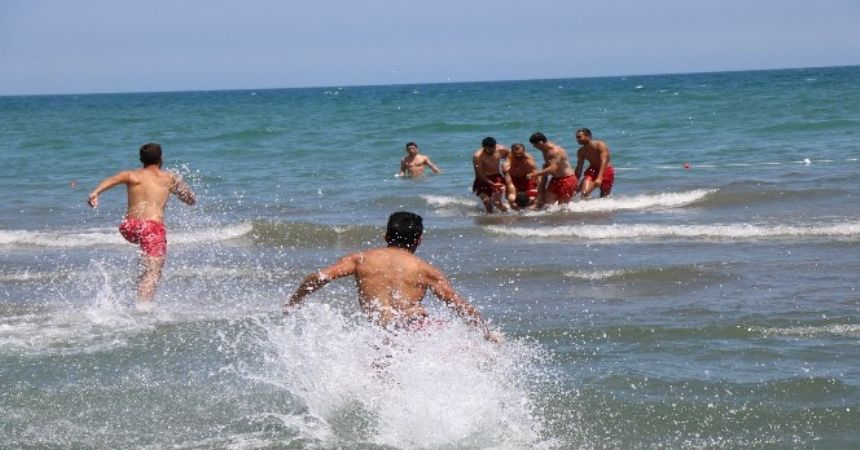 Denizde can pazarı