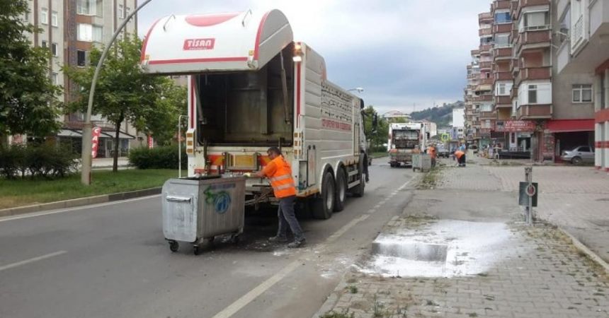 Tekkeköy’de çöp konteynerleri dezenfekte edildi