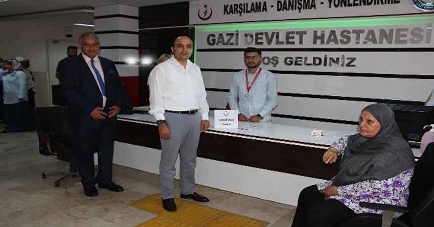 Yabancı hastaların derdine 'tercüman' oluyorlar