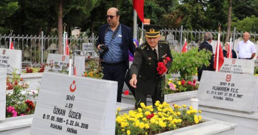 15 Temmuz'da Şehitlikler Ziyaret Edildi