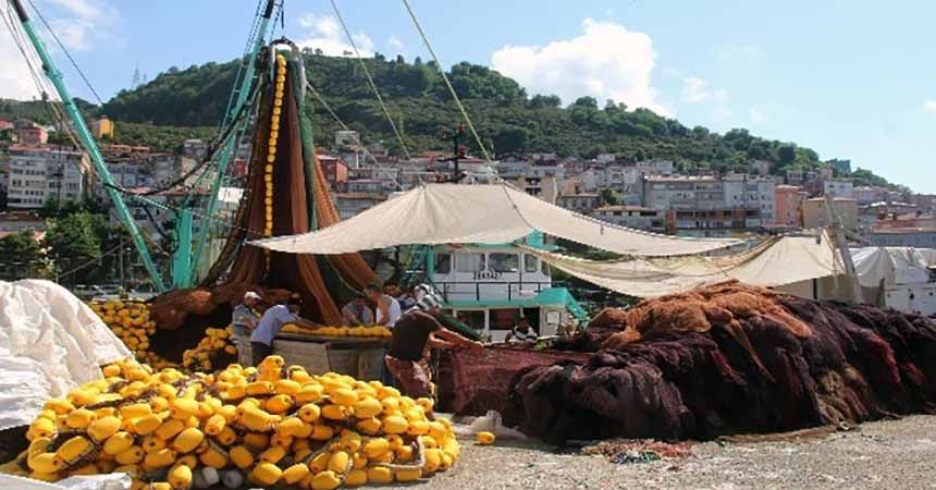 Balıkçılar yeni av sezonuna hazırlanıyor