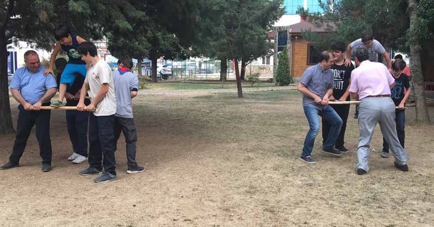 Babalar ve oğulları doğa kampında