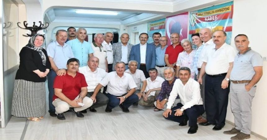 Efendi millete hizmet edendir