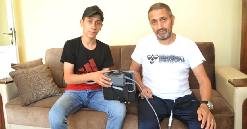 Kalbini çantasında taşıyor