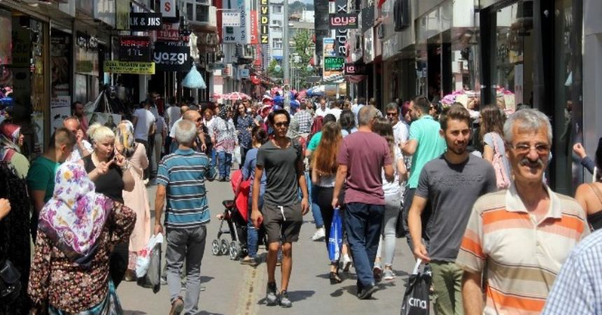Çarşıda bayram hareketliliği