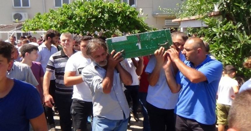 Boğulan genç defnedildi