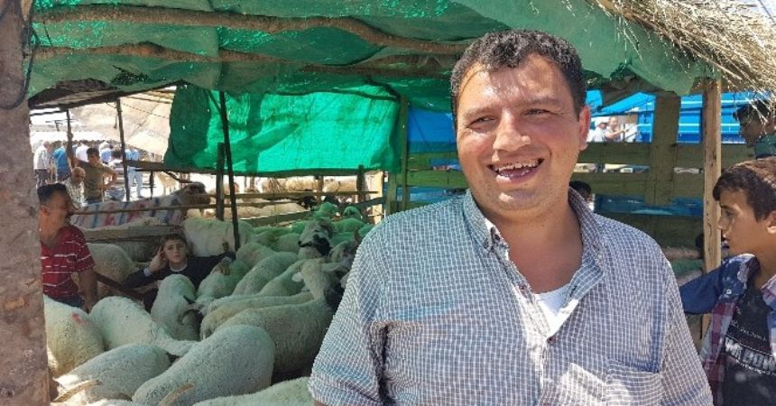 Kurban pazarında yüzler gülüyor