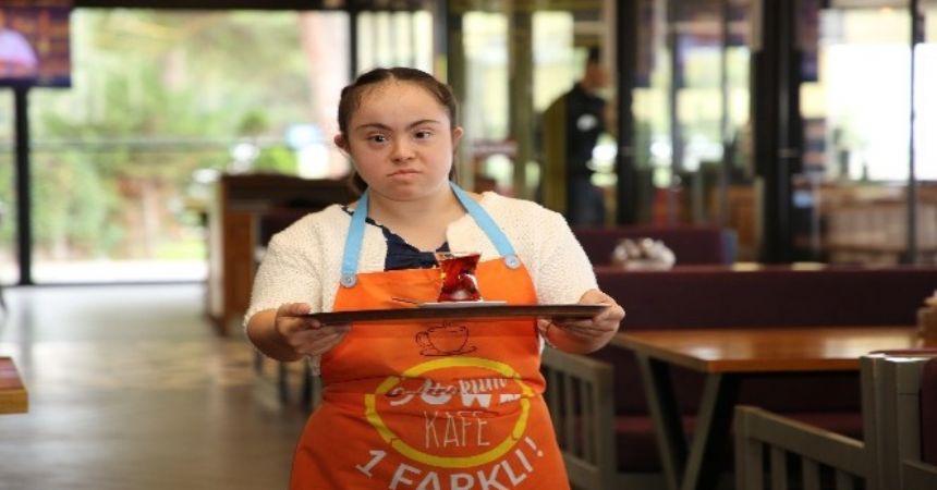 Melek yüzlüler iş başı yapıyor
