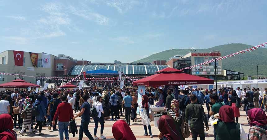 Kampüste şenlik var