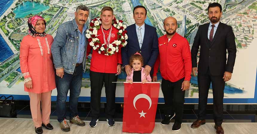 Dünya Şampiyonu Canik’te
