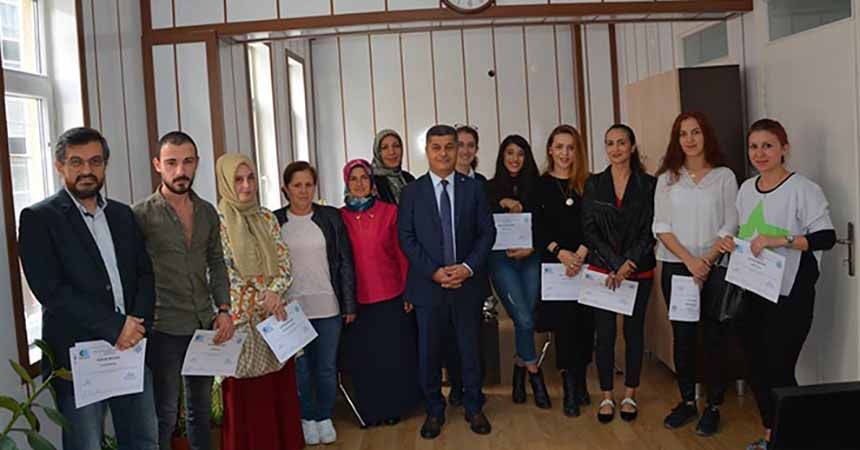 Bafra'nın yeni girişimcilerine sertifika Bafra'nın yeni girişimcilerine sertifika