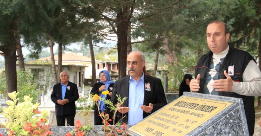 Önder kabri başında anıldı