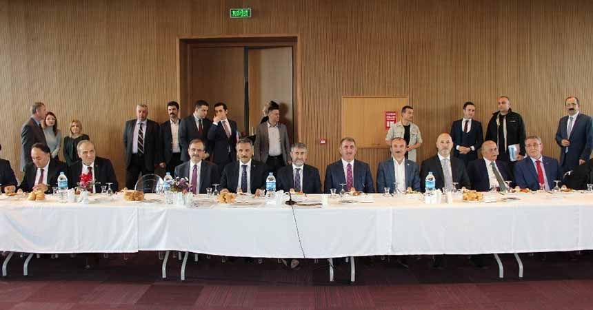 Nebati, iş insanları ile buluştu