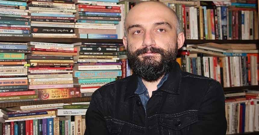 Merakı uğruna 6 yılda 12 bin kitap biriktirdi