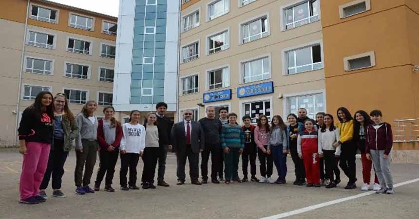 Bu ilçedeki okullardan zil sesi duyulmuyor