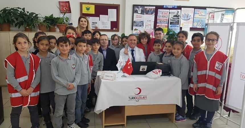 Okuldaki kan bağışı büyük ilgi gördü