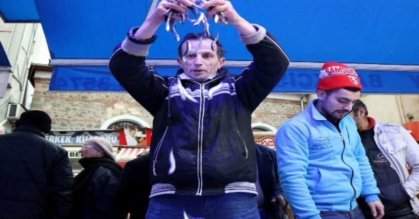 Hamsi yüzleri güldürdü