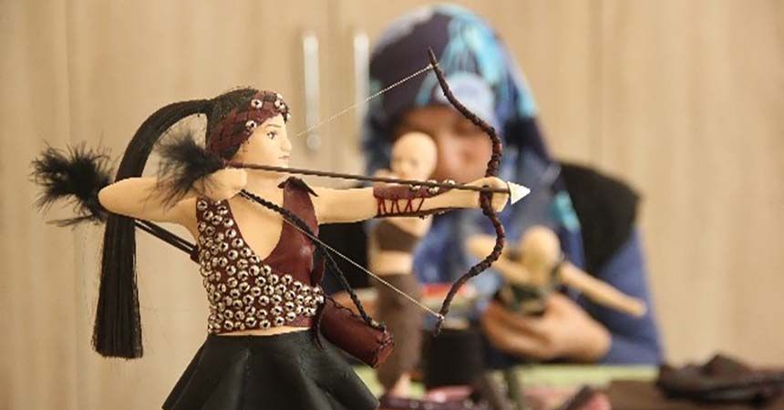 Elleriyle yapıp yurtdışına satıyorlar