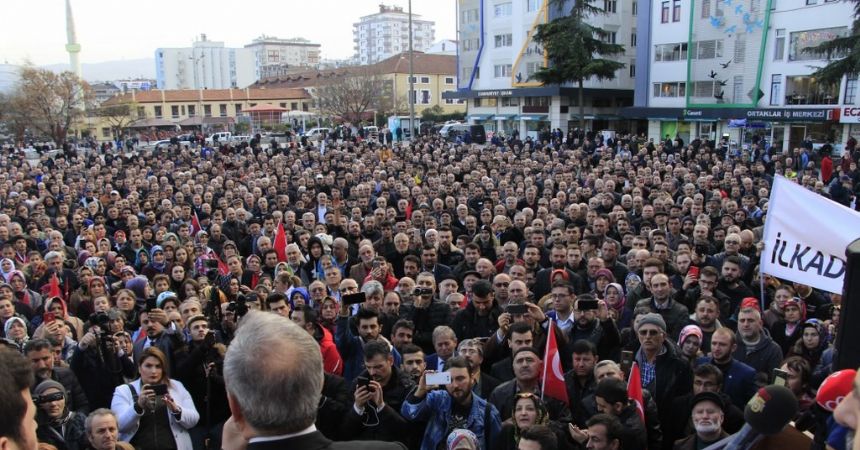 Demirtaş'tan gövde gösterisi