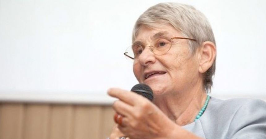 Çayı yemekten hemen sonra içmeyin! Çayı yemekten hemen sonra içmeyin!