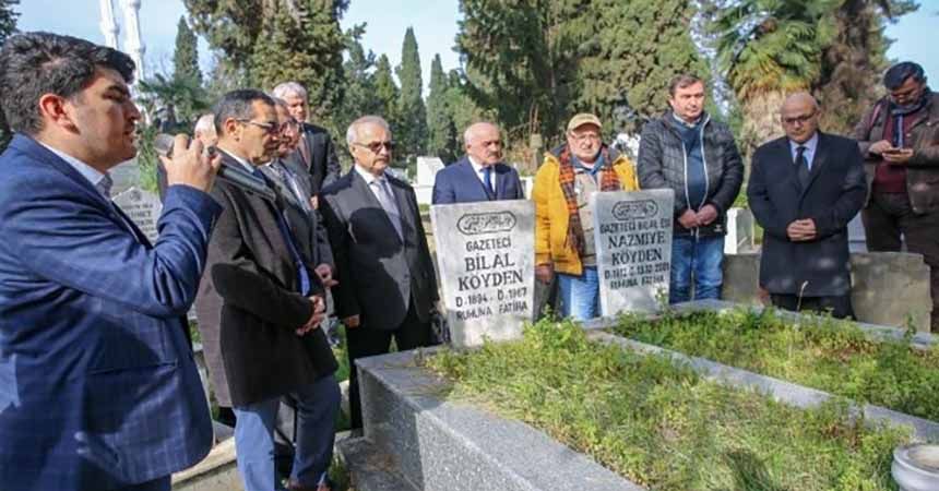 Merhum gazeteciler mezarları başında anıldı
