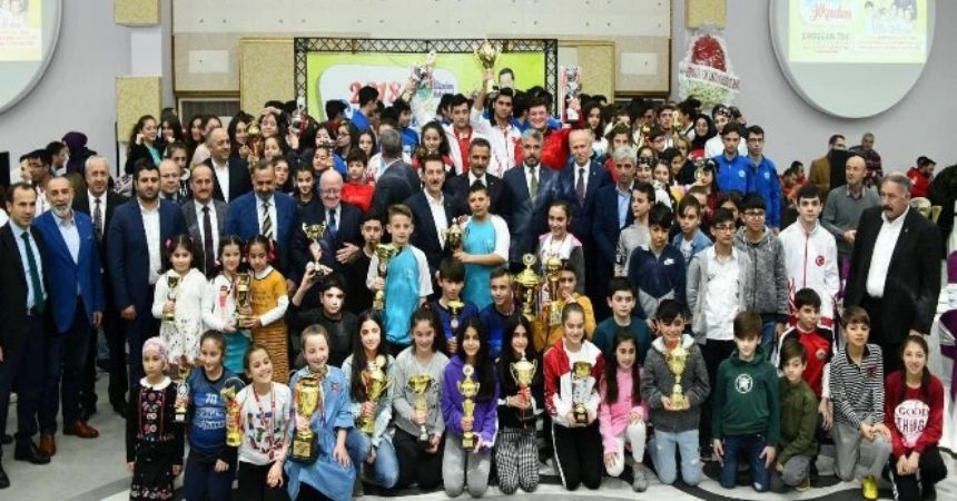 Spor ödülleri sahiplerini buldu Spor ödülleri sahiplerini buldu