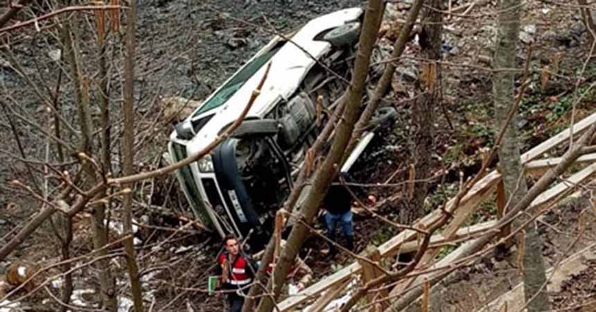 Giresun'da feci kaza: 12 öğrenci yaralandı