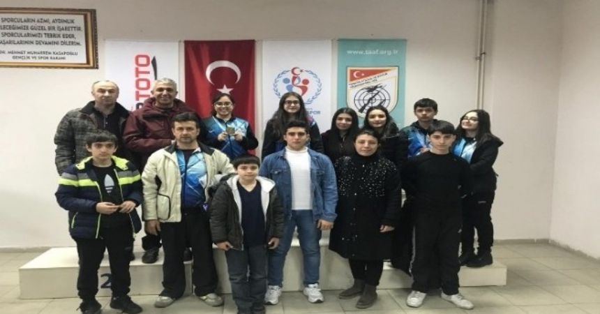 Minik Damla'dan Türkiye rekoru Minik Damla'dan Türkiye rekoru