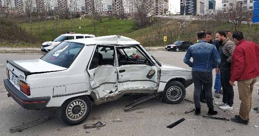 Zincirleme trafik kazası: 4 yaralı