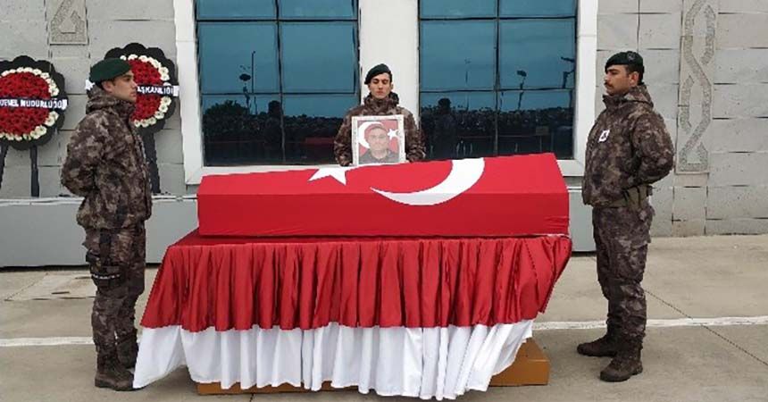 Özel Harekat polisi kalbine yenildi