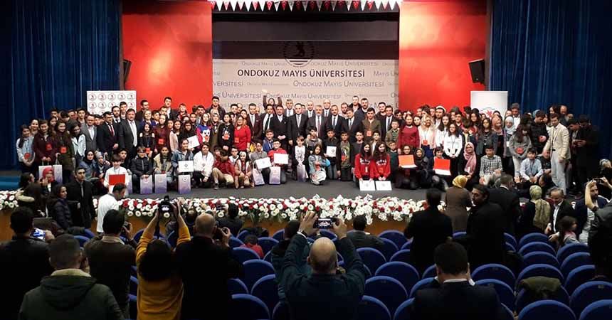 Dahi beyinler ödüllerini aldı Dahi beyinler ödüllerini aldı