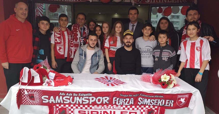 Futbolcular öğrencilerle buluştu Futbolcular öğrencilerle buluştu