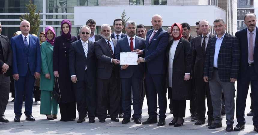 Başkan Togar da mazbatasını aldı Başkan Togar da mazbatasını aldı