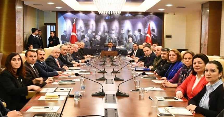 Üst kurul kutlamaları görüştü Üst kurul kutlamaları görüştü