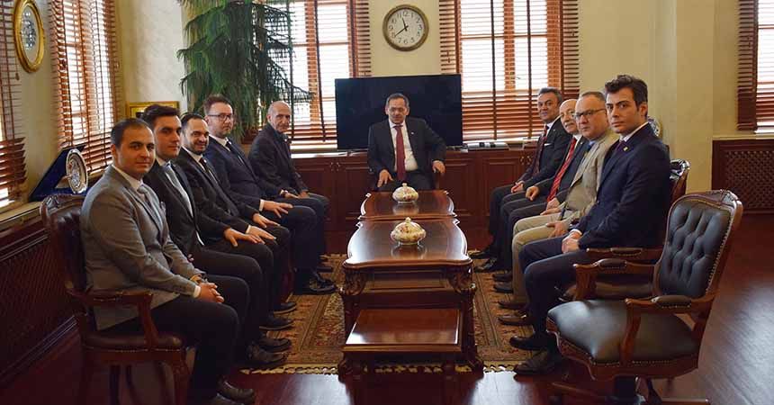 MMO'dan Başkan Demir'e 'hayırlı olsun' ziyareti MMO'dan Başkan Demir'e 'hayırlı olsun' ziyareti