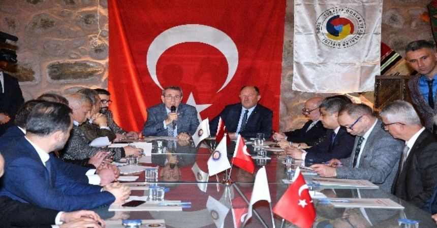 İlk gündem ekonomi olmalı İlk gündem ekonomi olmalı