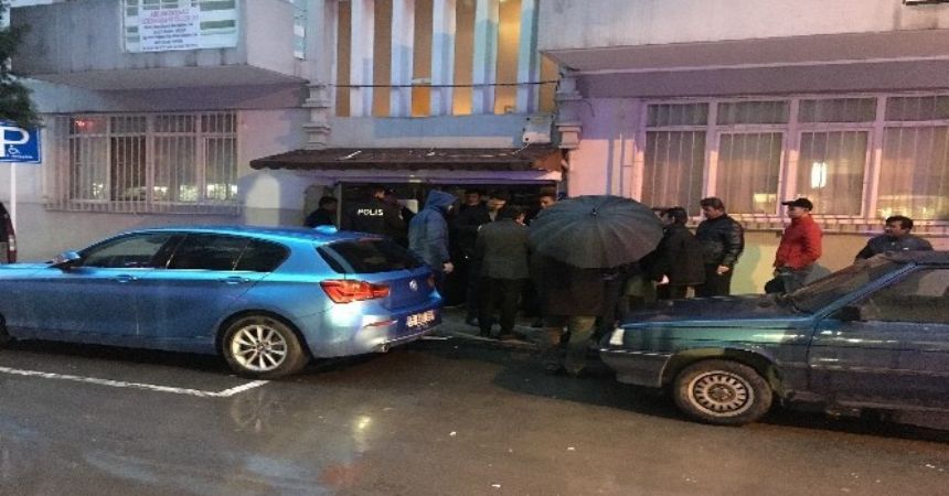 Ecel merdivende yakaladı