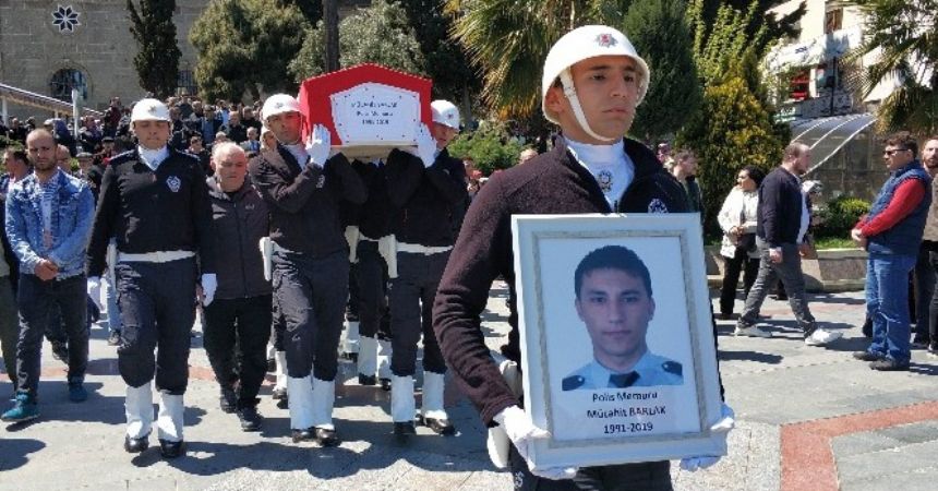 Genç polis toprağa verildi Genç polis toprağa verildi