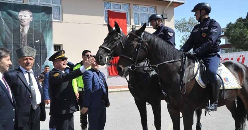 Jandarma 180 yaşında Jandarma 180 yaşında
