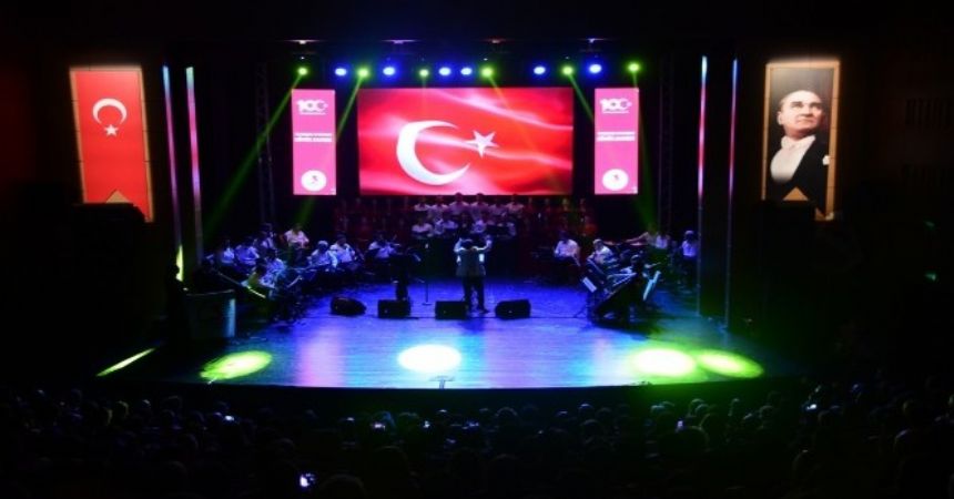 Zafer müzikali büyüledi Zafer müzikali büyüledi