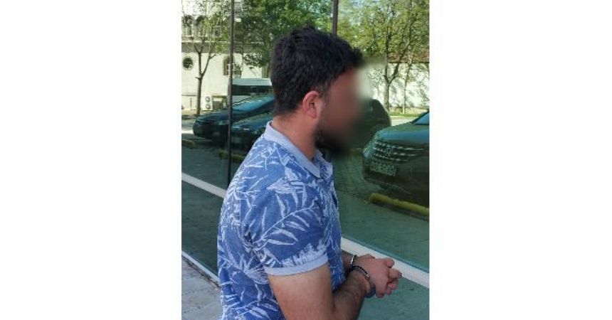 AVM kapısında taciz