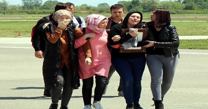 Şehidi 1 yıllık eşi karşıladı Şehidi 1 yıllık eşi karşıladı