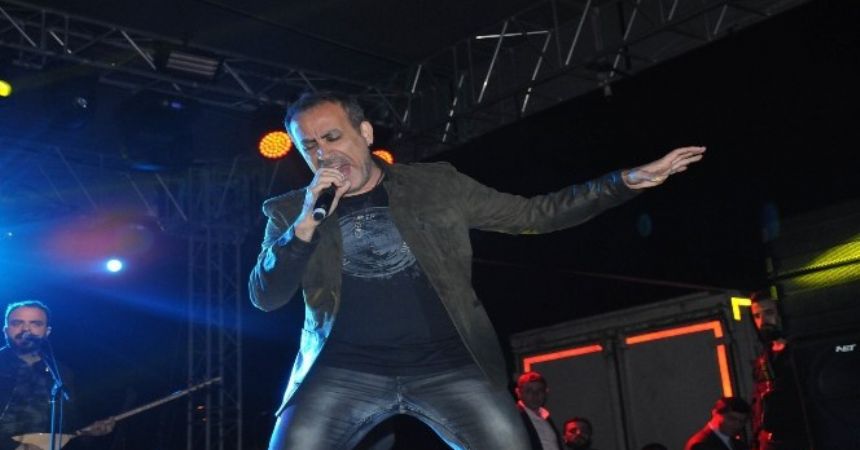 Haluk Levent Samsun'u salladı Haluk Levent Samsun'u salladı