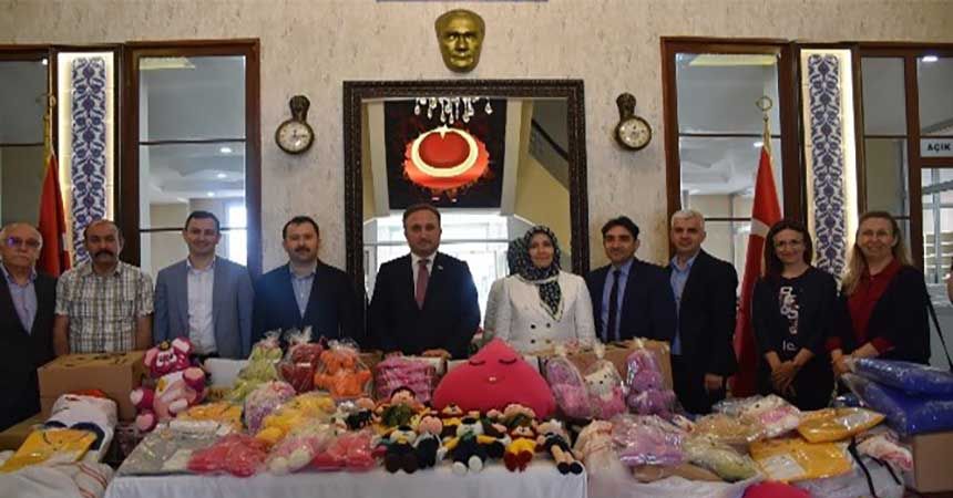 Cerablus'taki çocukların bayram hediyeleri Samsun'dan Cerablus'taki çocukların bayram hediyeleri Samsun'dan