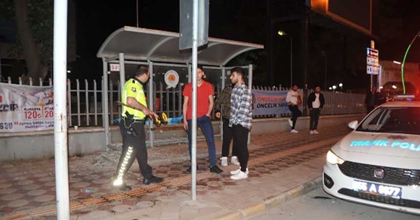 Dolmuş durağında ölümden döndüler