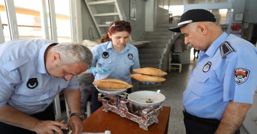 Zabıta ekmekleri denetledi Zabıta ekmekleri denetledi