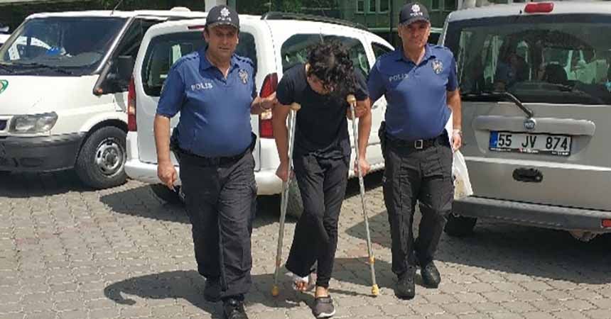 Ev sahibine yakalanınca balkondan atladı Ev sahibine yakalanınca balkondan atladı