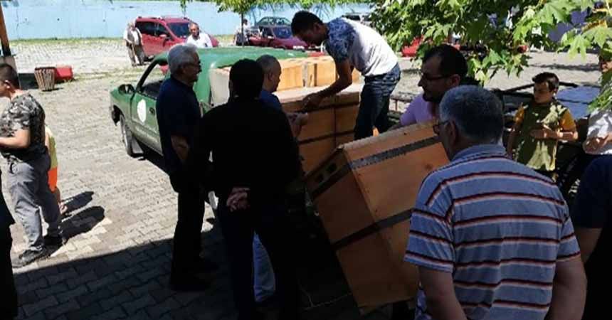 Arıcılara kovan dağıtımı yapıldı Arıcılara kovan dağıtımı yapıldı