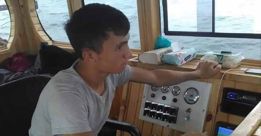 Denize düşen genci arama çalışmaları sürüyor Denize düşen genci arama çalışmaları sürüyor