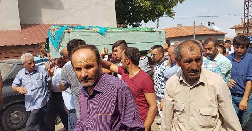 Eş mezara, koca cezaevine Eş mezara, koca cezaevine